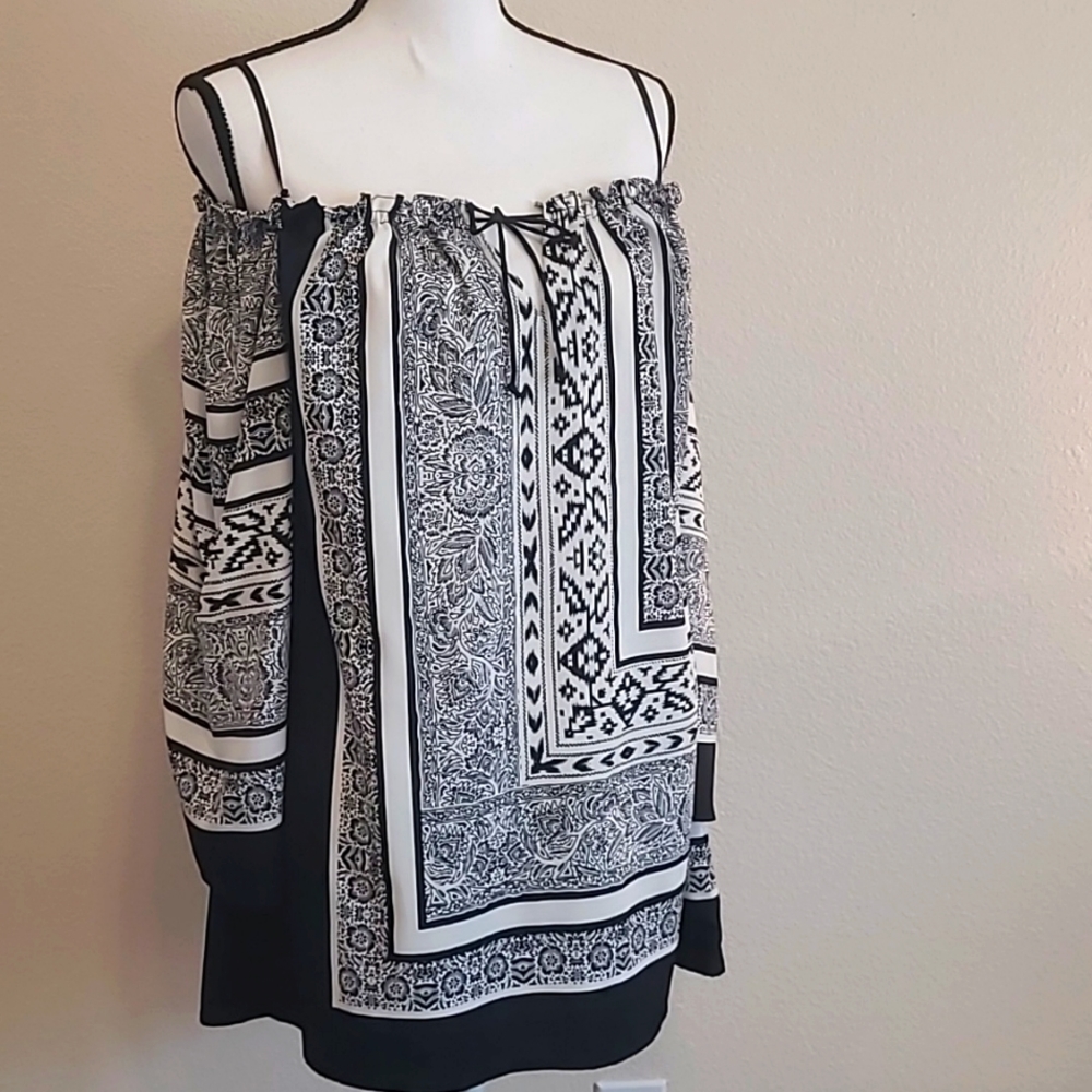 Open Shoulder 1 Chicos Top lg